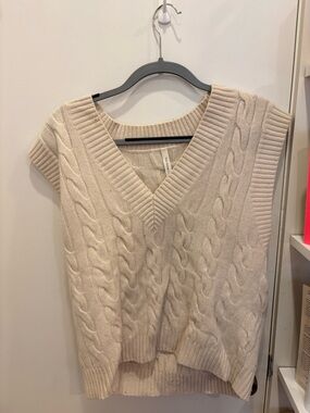 Aritzia Cable Knit V-Neck Sweater Vest in Cream